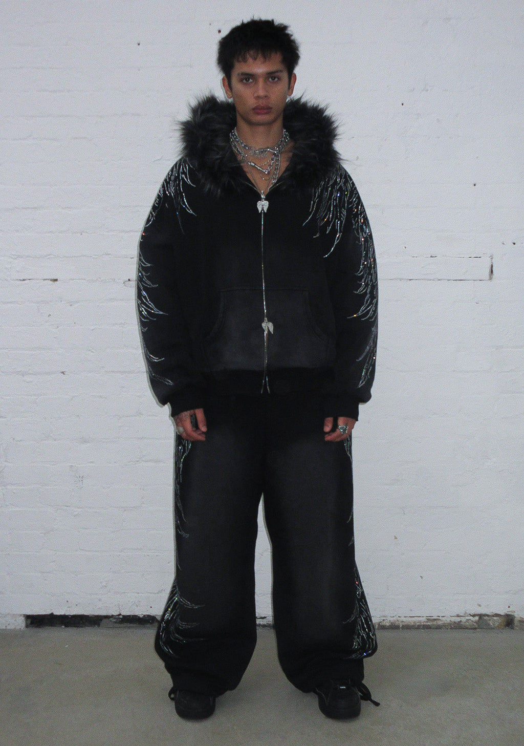 FALLEN RHINESTONE OVERSIZED SWEATPANTS WASHED BLACK