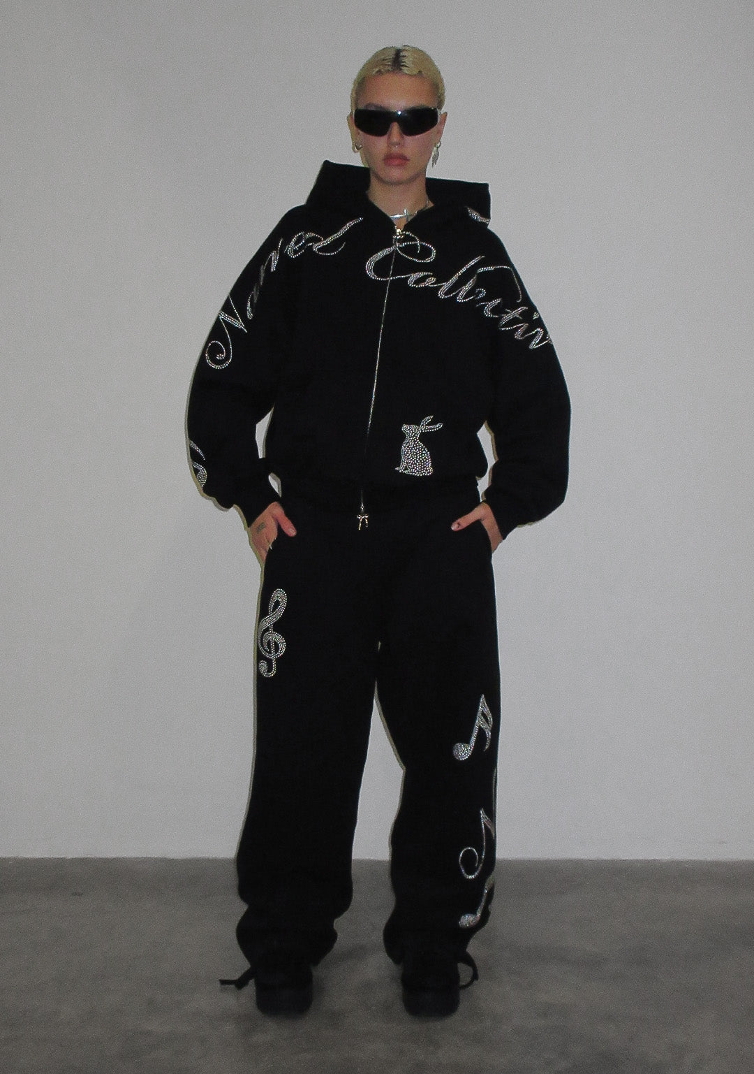 MUSE STUDDED OVERSIZED SWEATPANTS BLACK