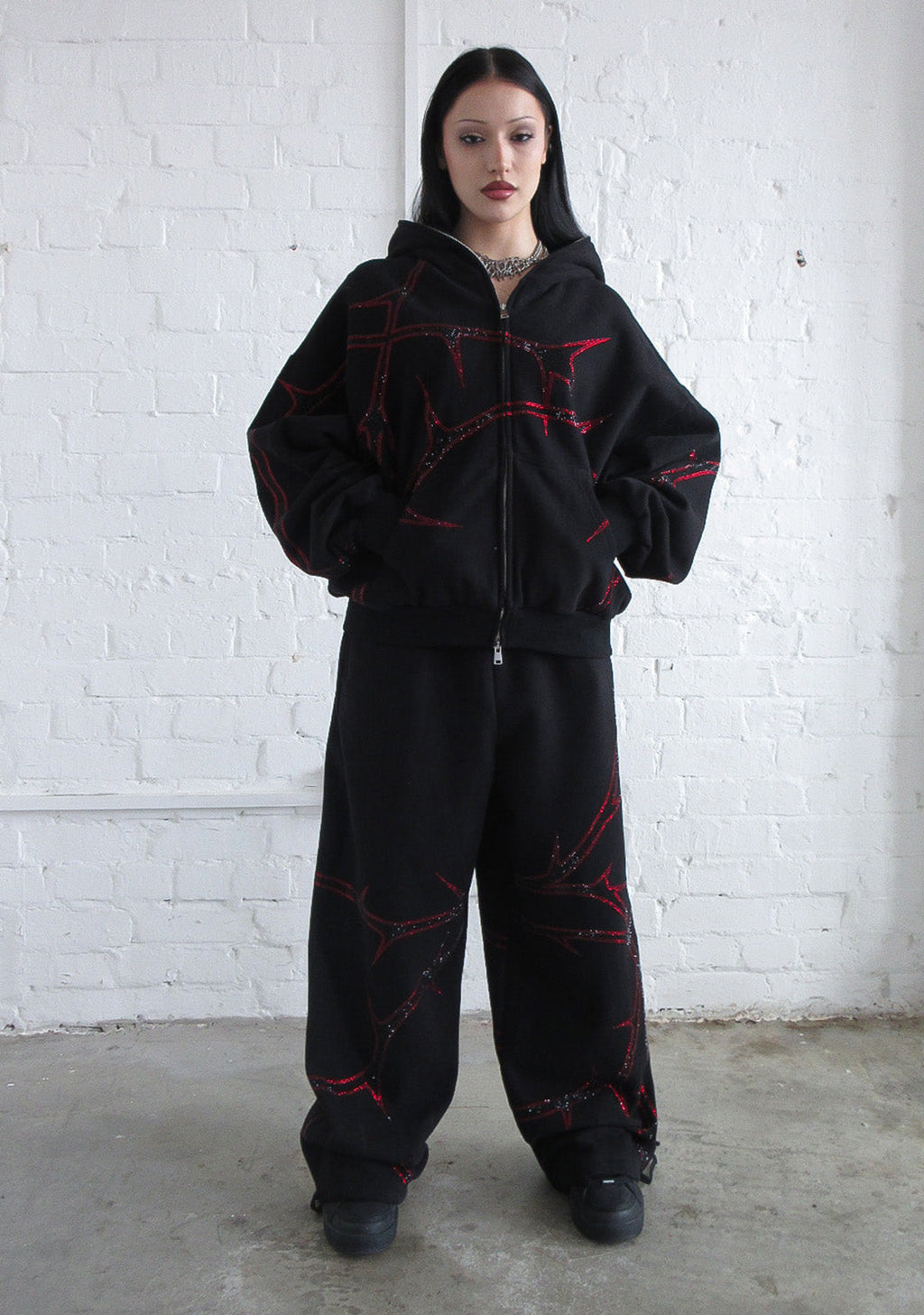 THORN RHINESTONE SWEATPANTS BLACK AND RED