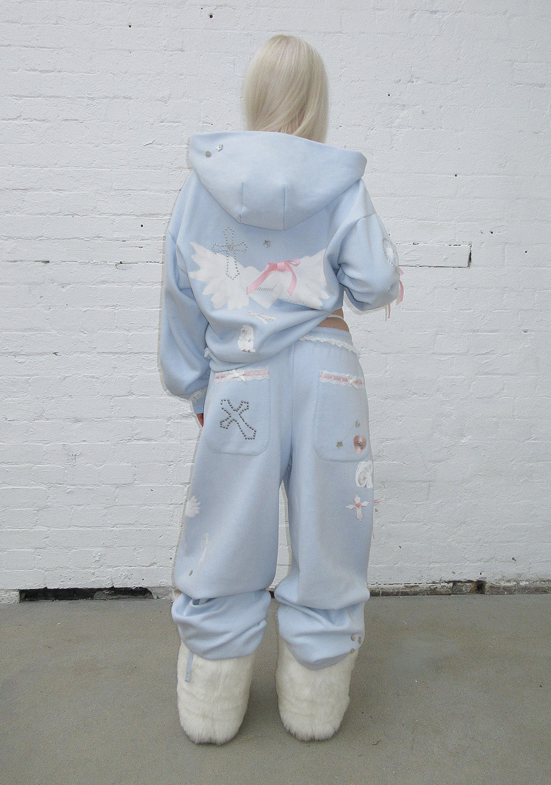 WHISPER OVERSIZED SWEATPANTS BABY BLUE